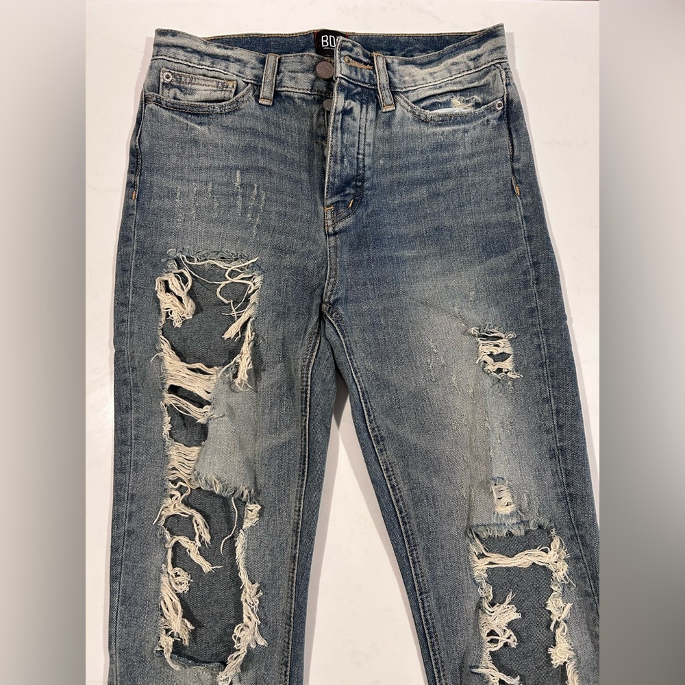 Size 24 BDG Ultra-Destroyed Jean